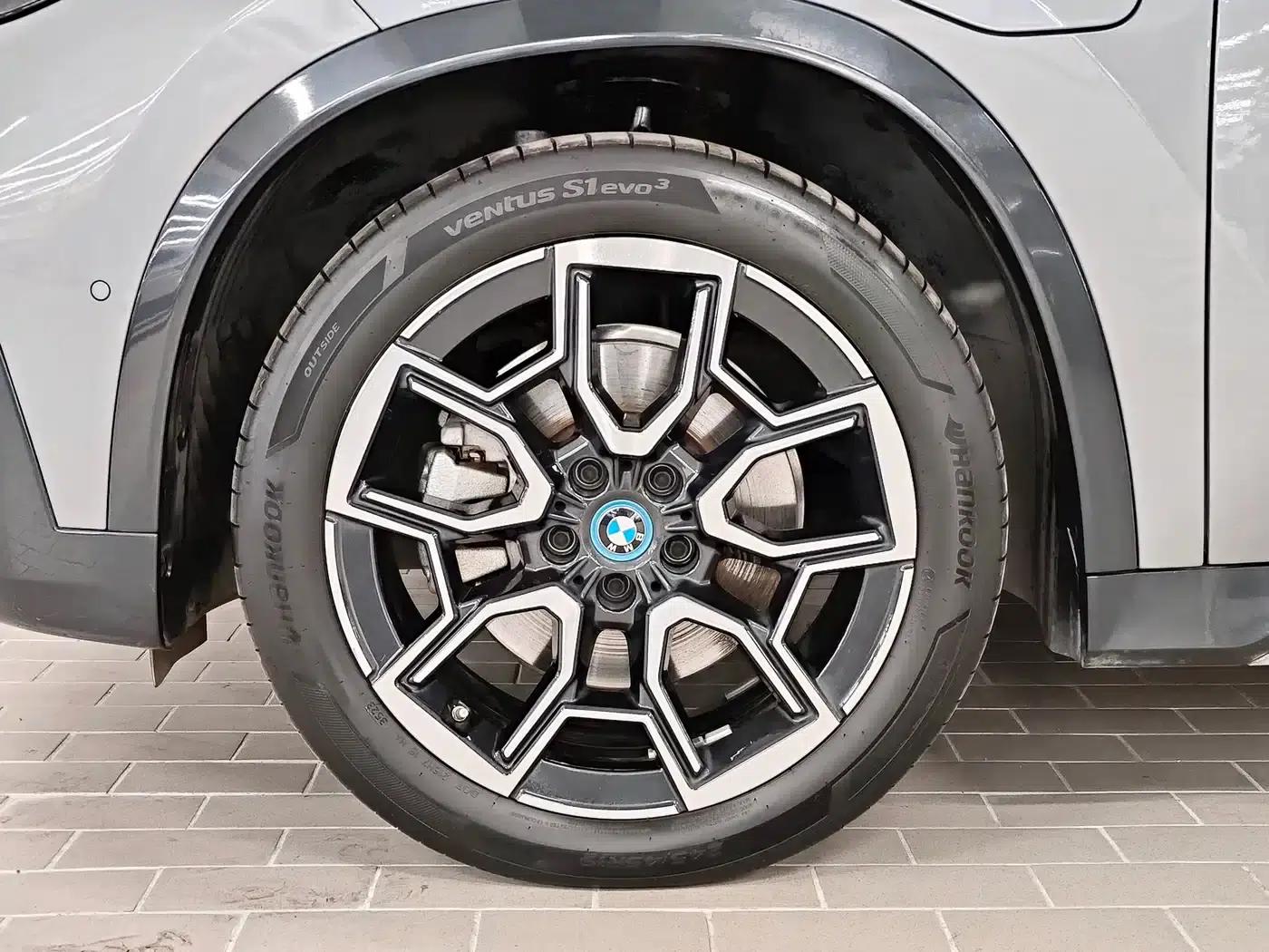 BMW iX1 2023 xDrive30L X Design Package — миниатюра 4