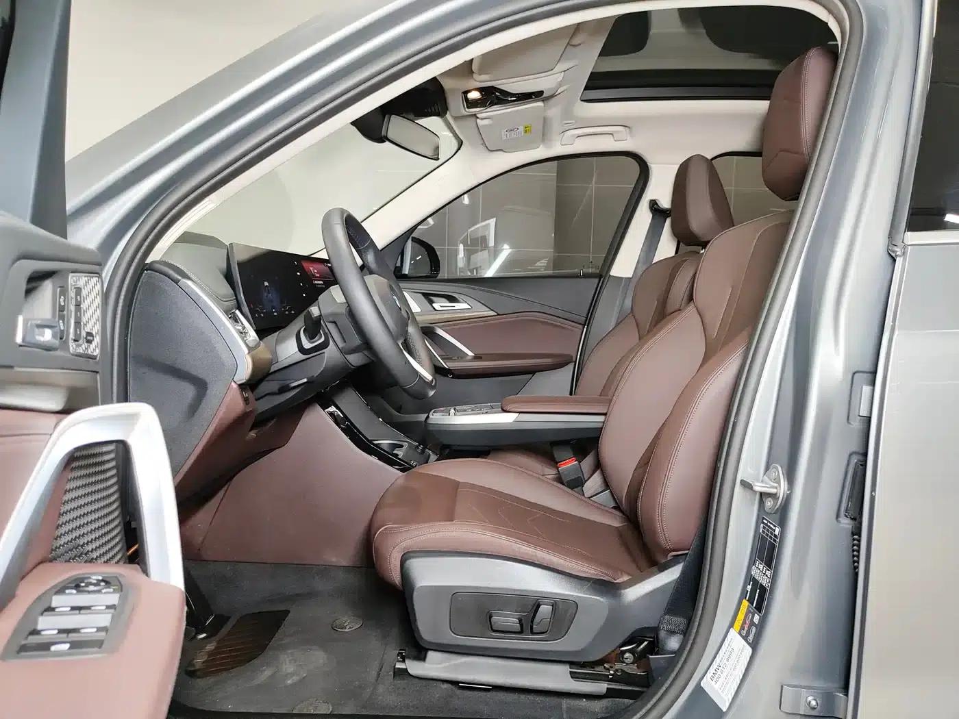 BMW iX1 2023 xDrive30L X Design Package — миниатюра 9