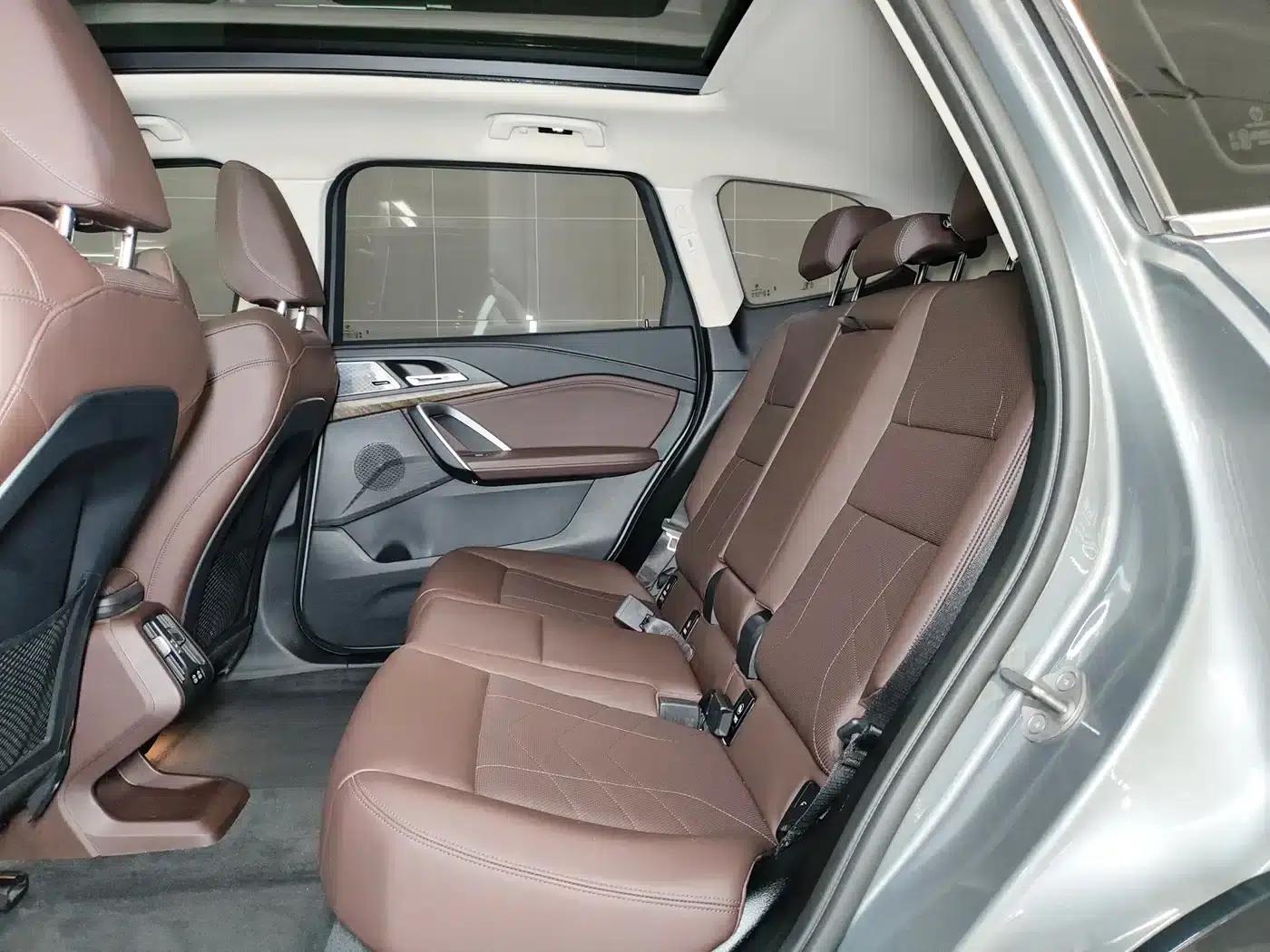 BMW iX1 2023 xDrive30L X Design Package — миниатюра 10