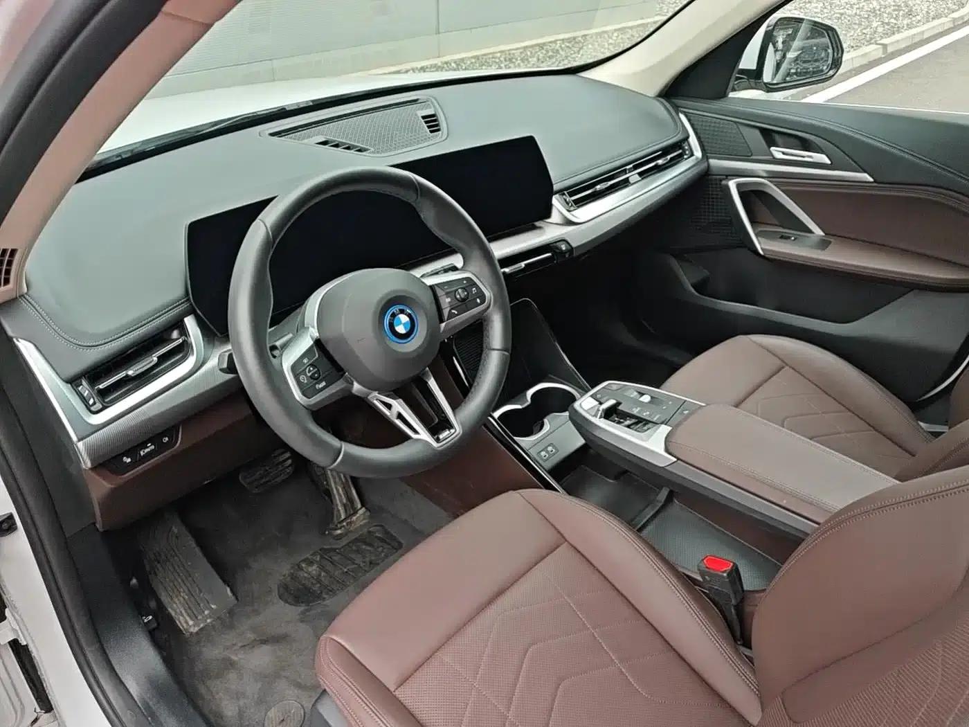 BMW iX1 2025 eDrive25L M Sport Package — миниатюра 3