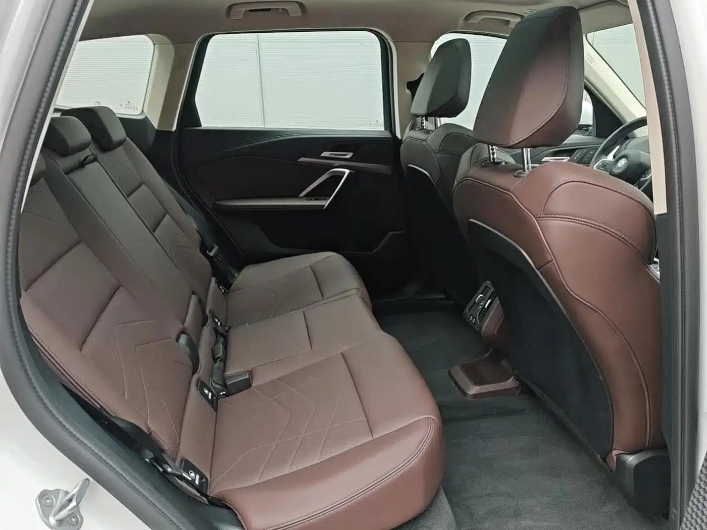 BMW iX1 2025 eDrive25L M Sport Package — миниатюра 4