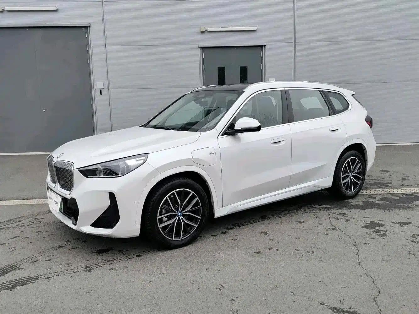 BMW iX1 2023 eDrive25L M Sport Package — миниатюра 1