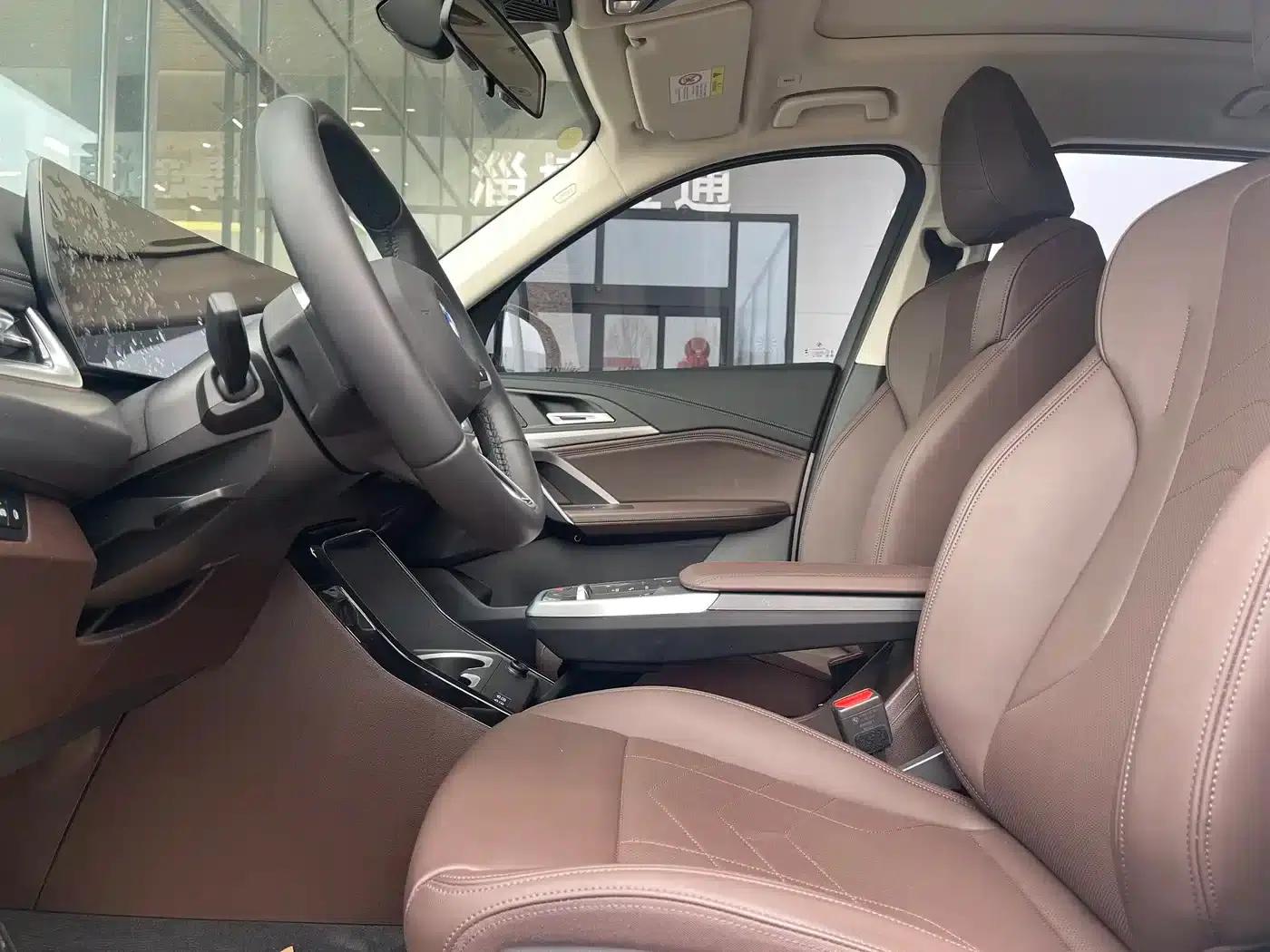 BMW iX1 2023 eDrive25L M Sport Package — миниатюра 14