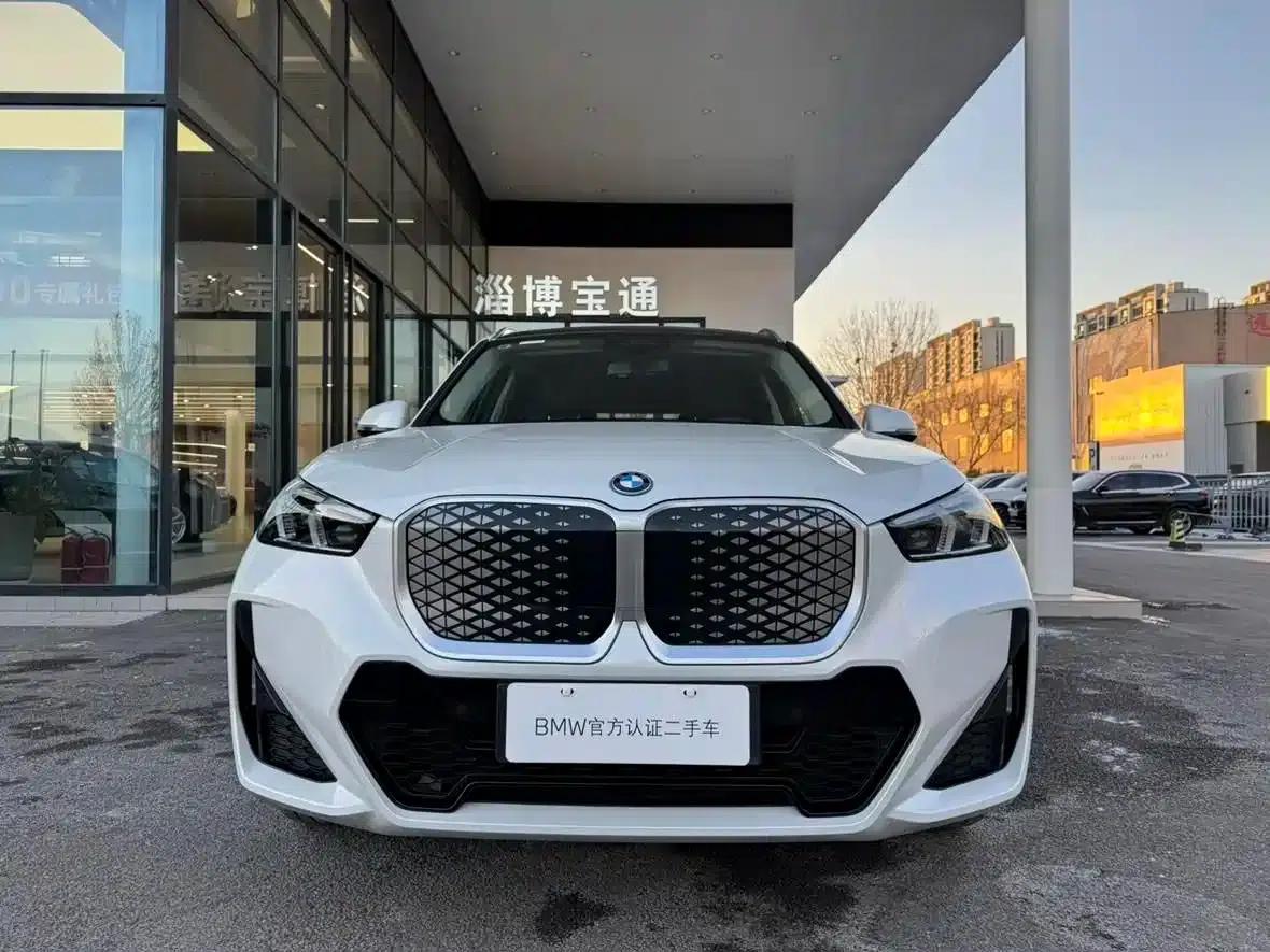 BMW iX1 2023 eDrive25L M Sport Package — миниатюра 3