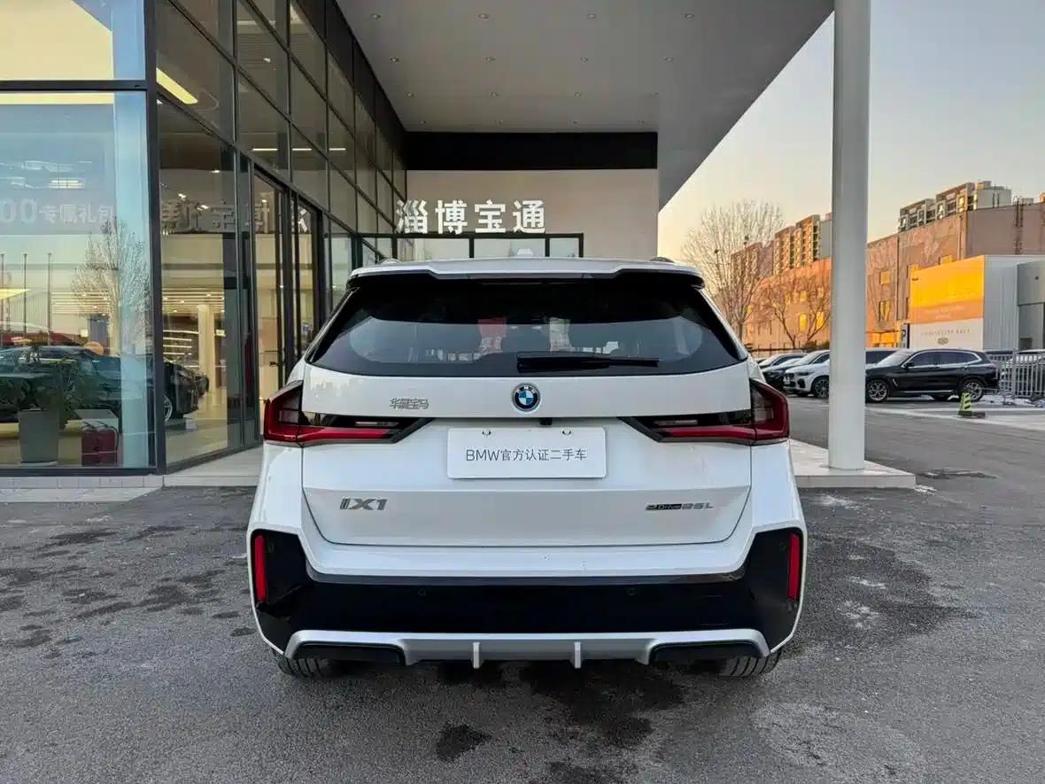 BMW iX1 2023 eDrive25L M Sport Package — миниатюра 5
