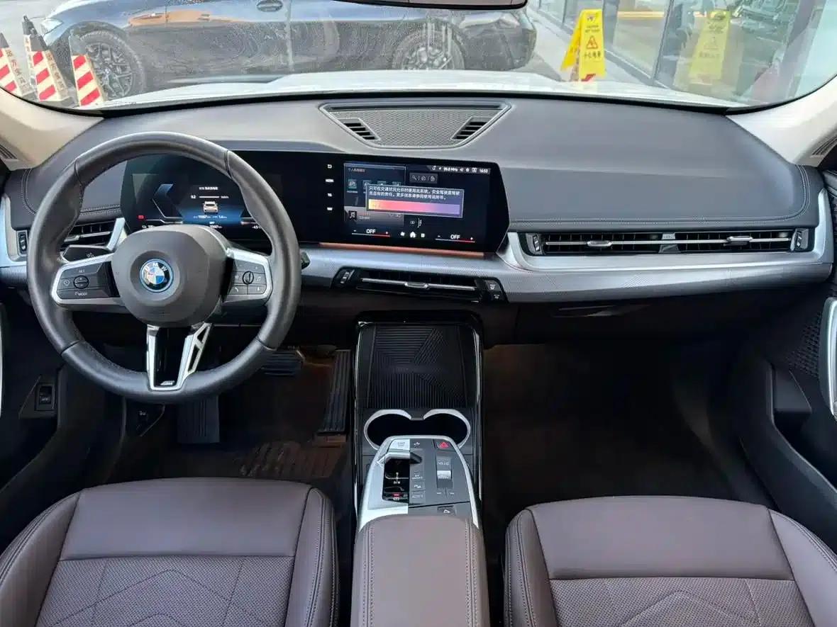BMW iX1 2023 eDrive25L M Sport Package — миниатюра 7
