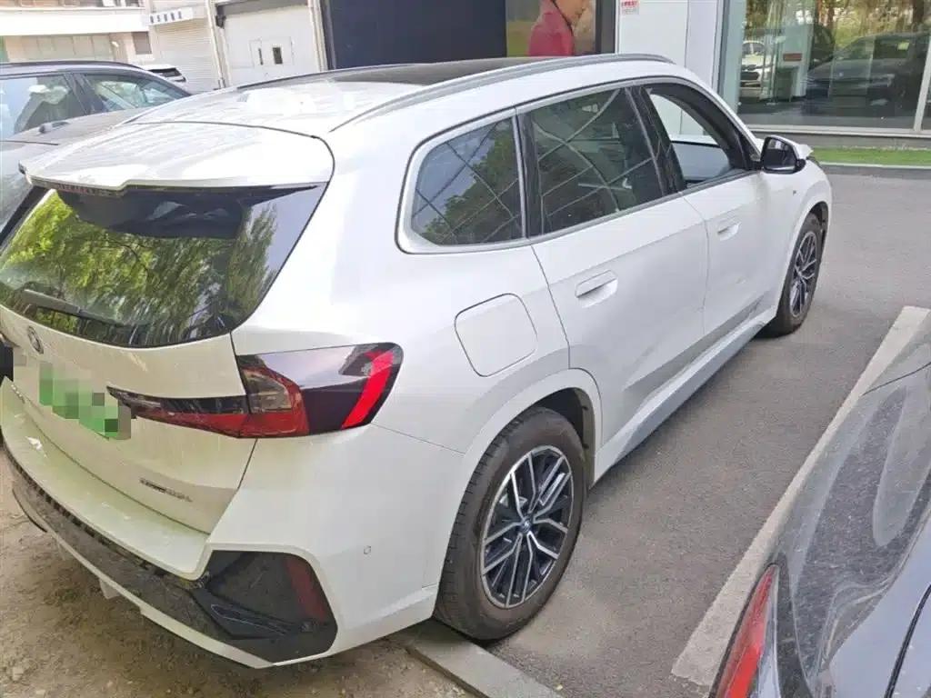 BMW iX1 2023 eDrive25L M Sport Package — миниатюра 12