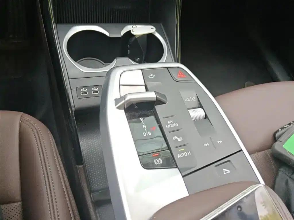 BMW iX1 2023 eDrive25L M Sport Package — миниатюра 21