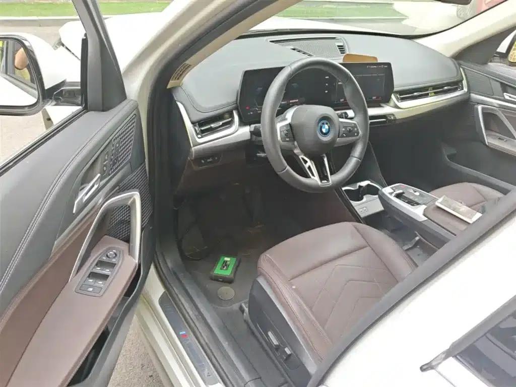 BMW iX1 2023 eDrive25L M Sport Package — миниатюра 23