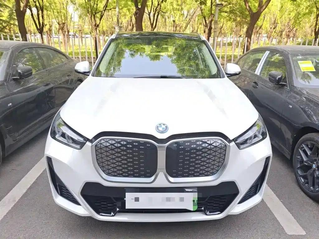 BMW iX1 2023 eDrive25L M Sport Package — миниатюра 5