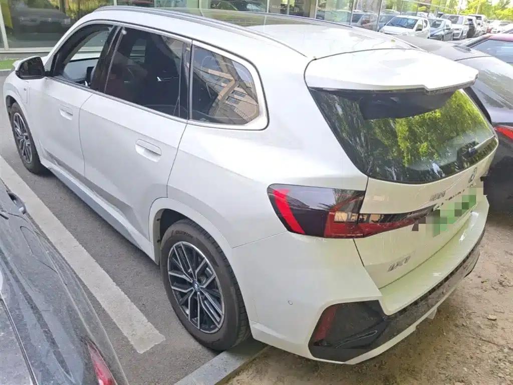 BMW iX1 2023 eDrive25L M Sport Package — миниатюра 9