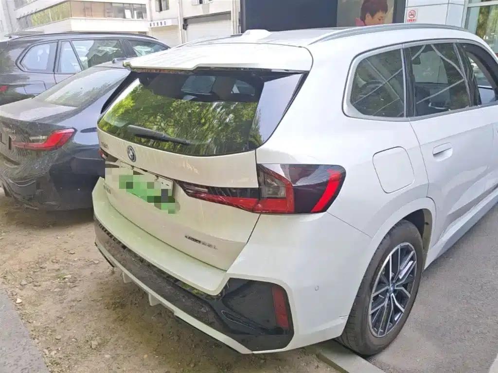 BMW iX1 2023 eDrive25L M Sport Package — миниатюра 10
