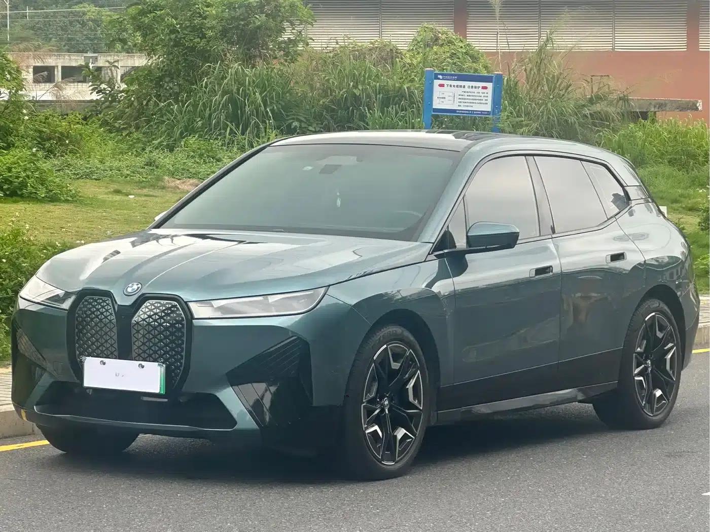 BMW iX 2023 xDrive50 — миниатюра 1