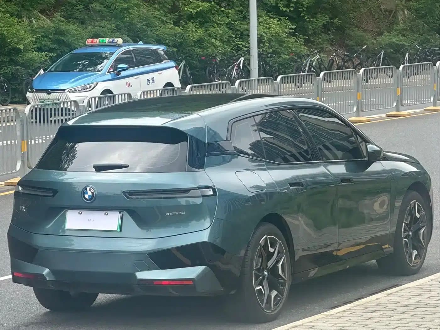 BMW iX 2023 xDrive50 — миниатюра 11