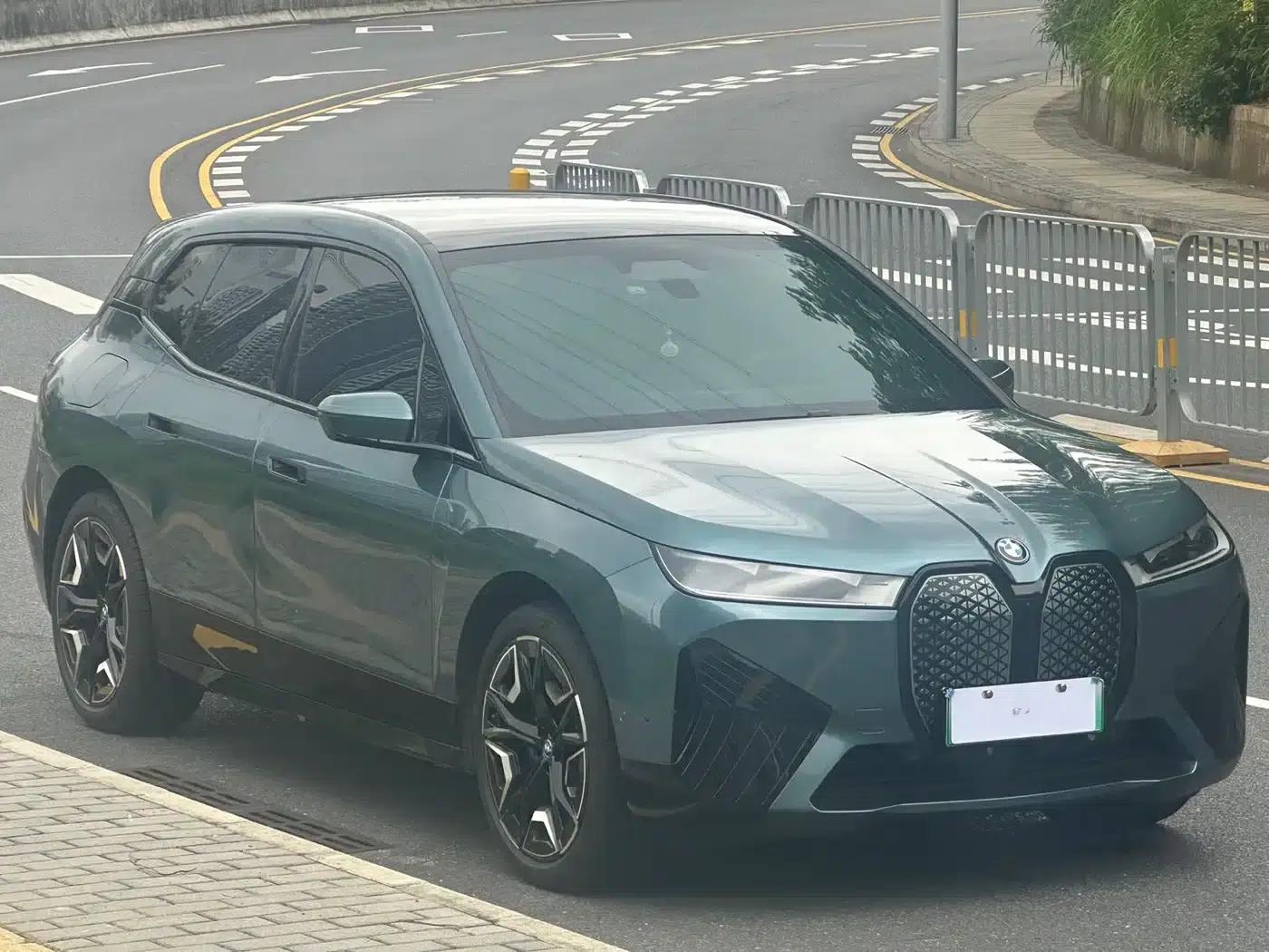 BMW iX 2023 xDrive50 — миниатюра 3
