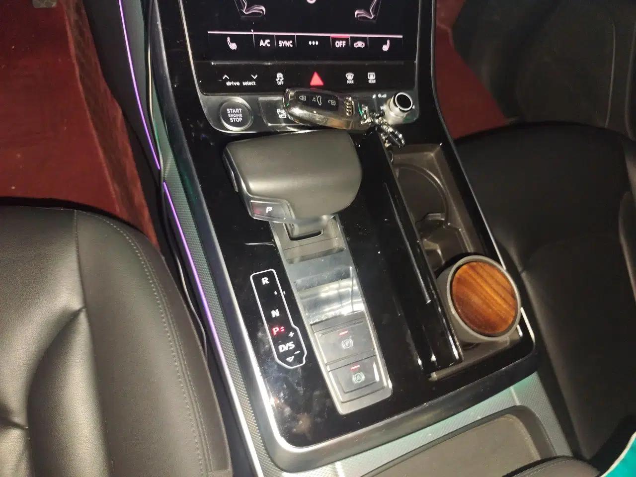 Audi Q8 2019 45 TFSI Luxury Prestige Edition — миниатюра 15