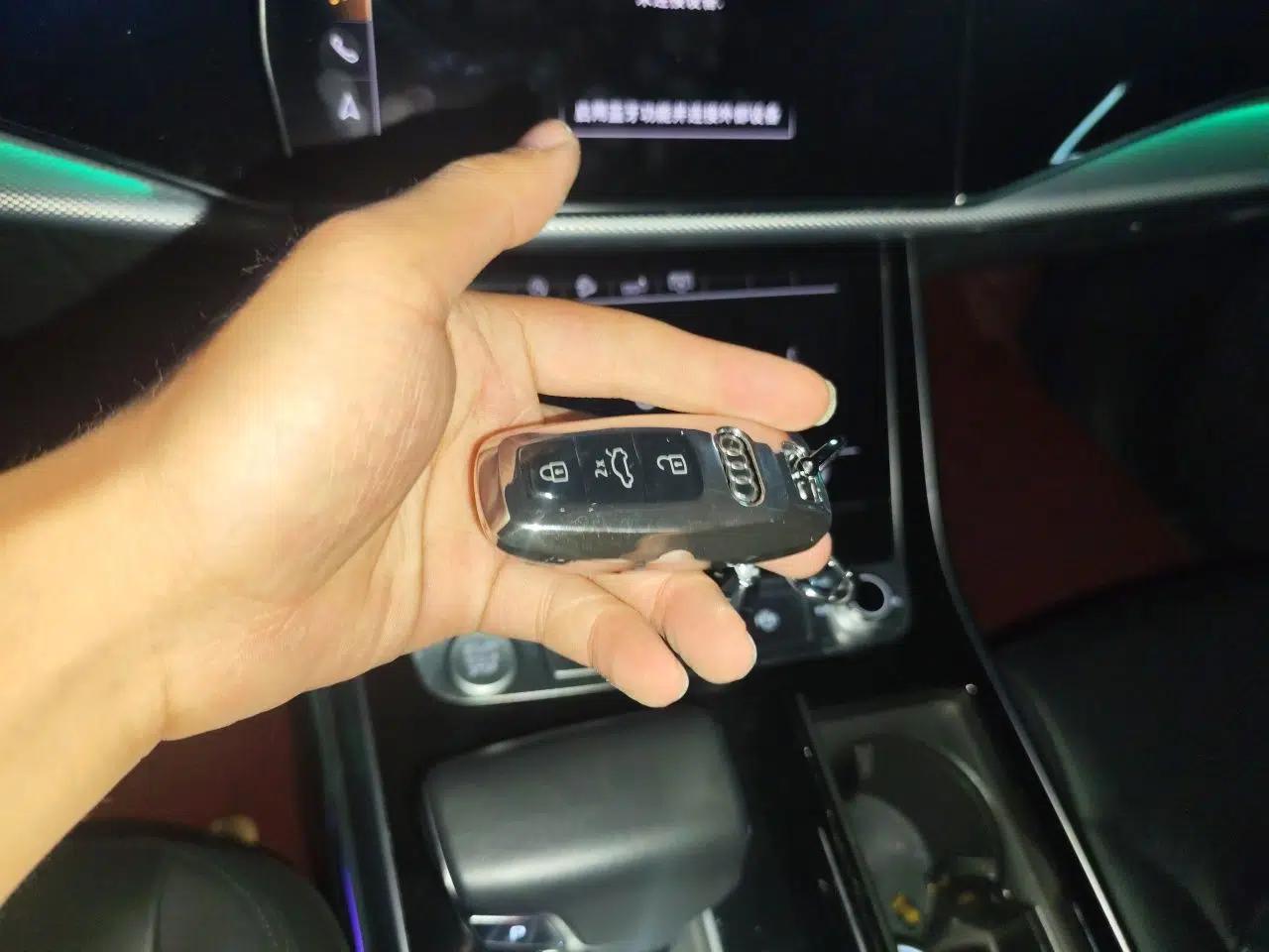 Audi Q8 2019 45 TFSI Luxury Prestige Edition — миниатюра 9