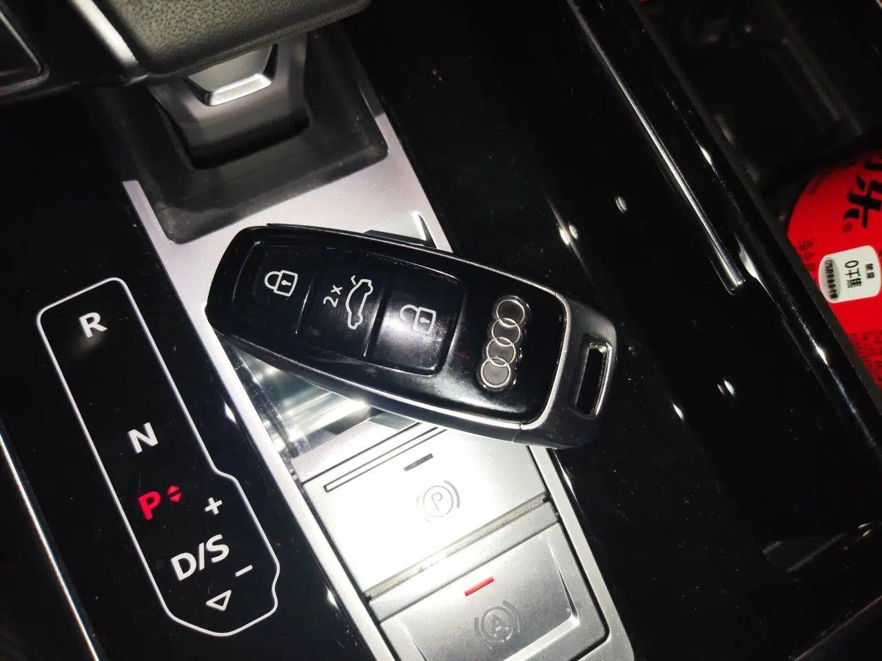 Audi Q8 2022 55 TFSI Luxury Dynamic Edition — миниатюра 9