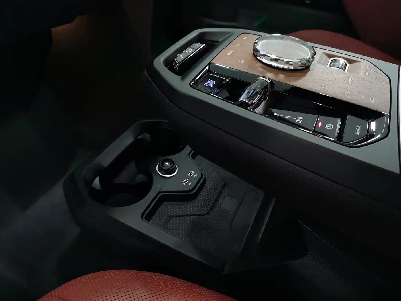 BMW iX M60 2022 M60 — миниатюра 20