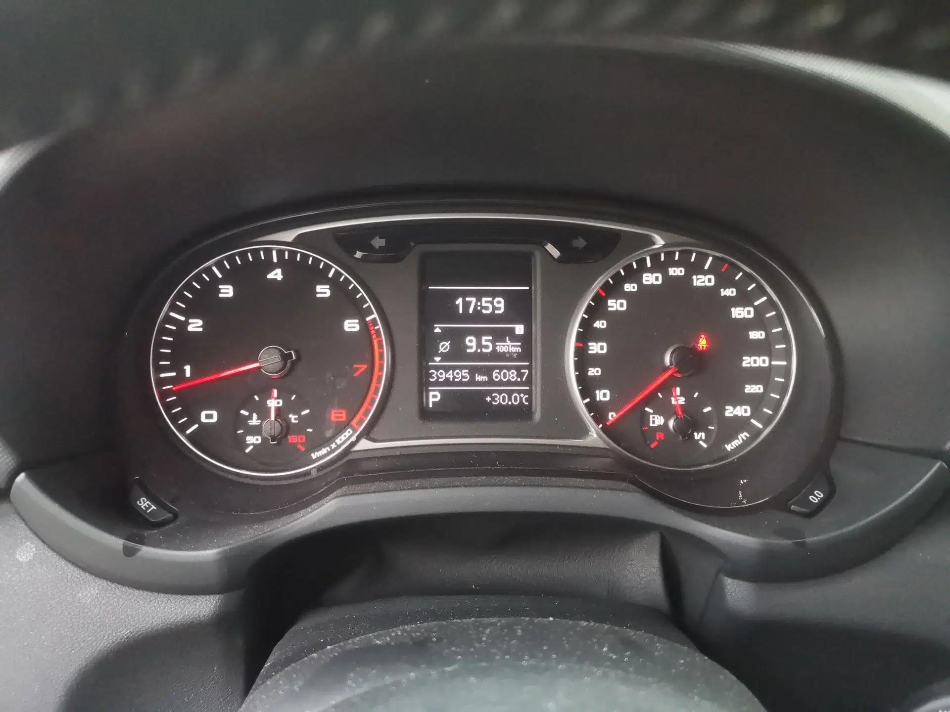 Audi A1 2014 30 TFSI Sportback Comfort Model — миниатюра 12