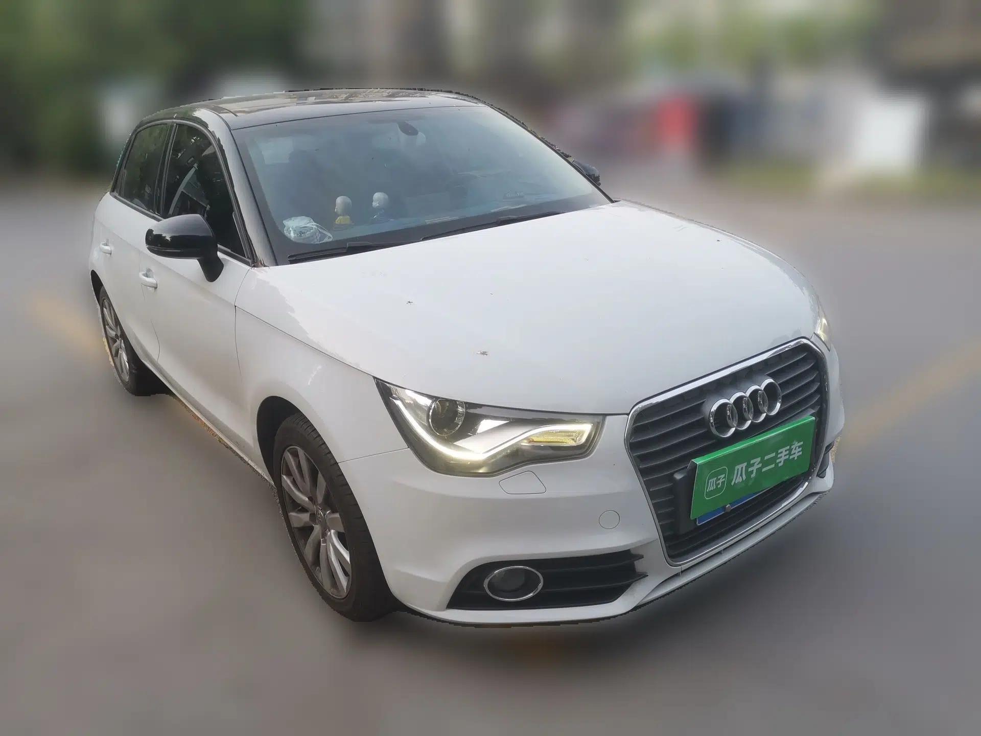 Audi A1 2014 30 TFSI Sportback Comfort Model — миниатюра 3