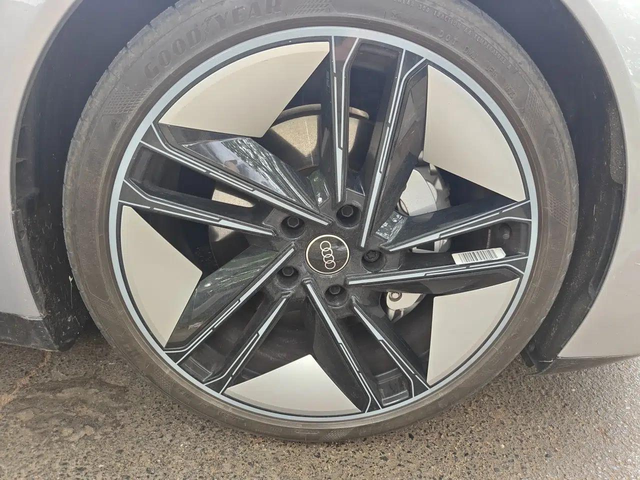 Audi e-tron GT 2023 Basic Model — миниатюра 8