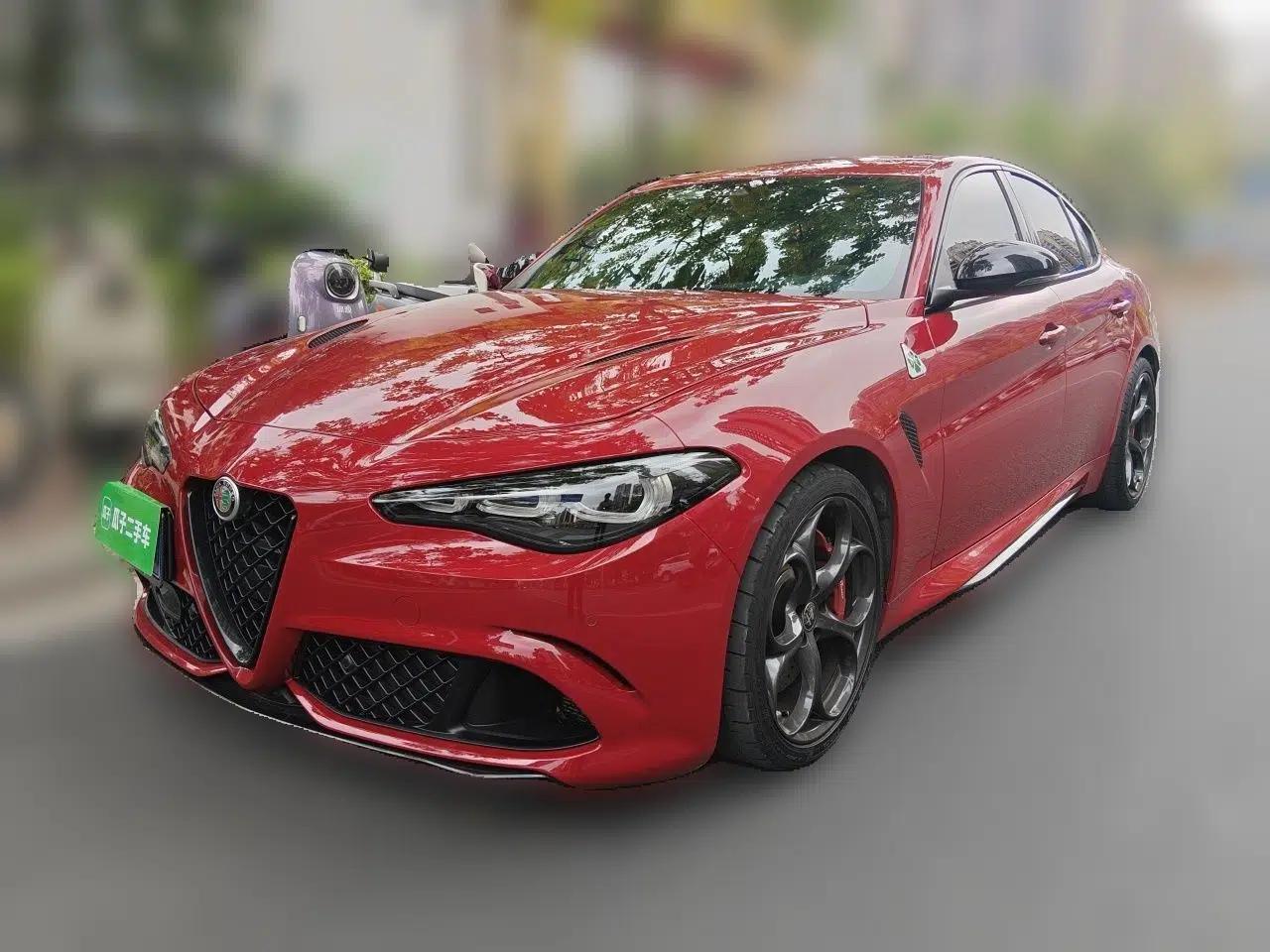 Alfa Romeo Giulia 2023 2.9T V6 520HP Four-Leaf Clover Edition — миниатюра 1