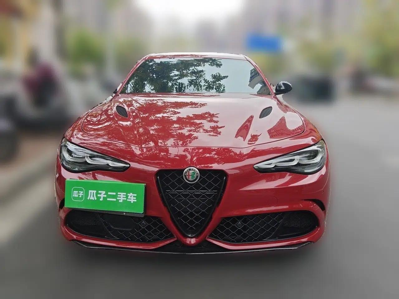 Alfa Romeo Giulia 2023 2.9T V6 520HP Four-Leaf Clover Edition — миниатюра 2