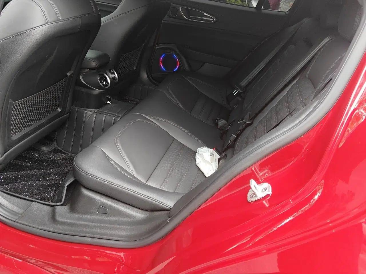 Alfa Romeo Giulia 2023 2.9T V6 520HP Four-Leaf Clover Edition — миниатюра 18