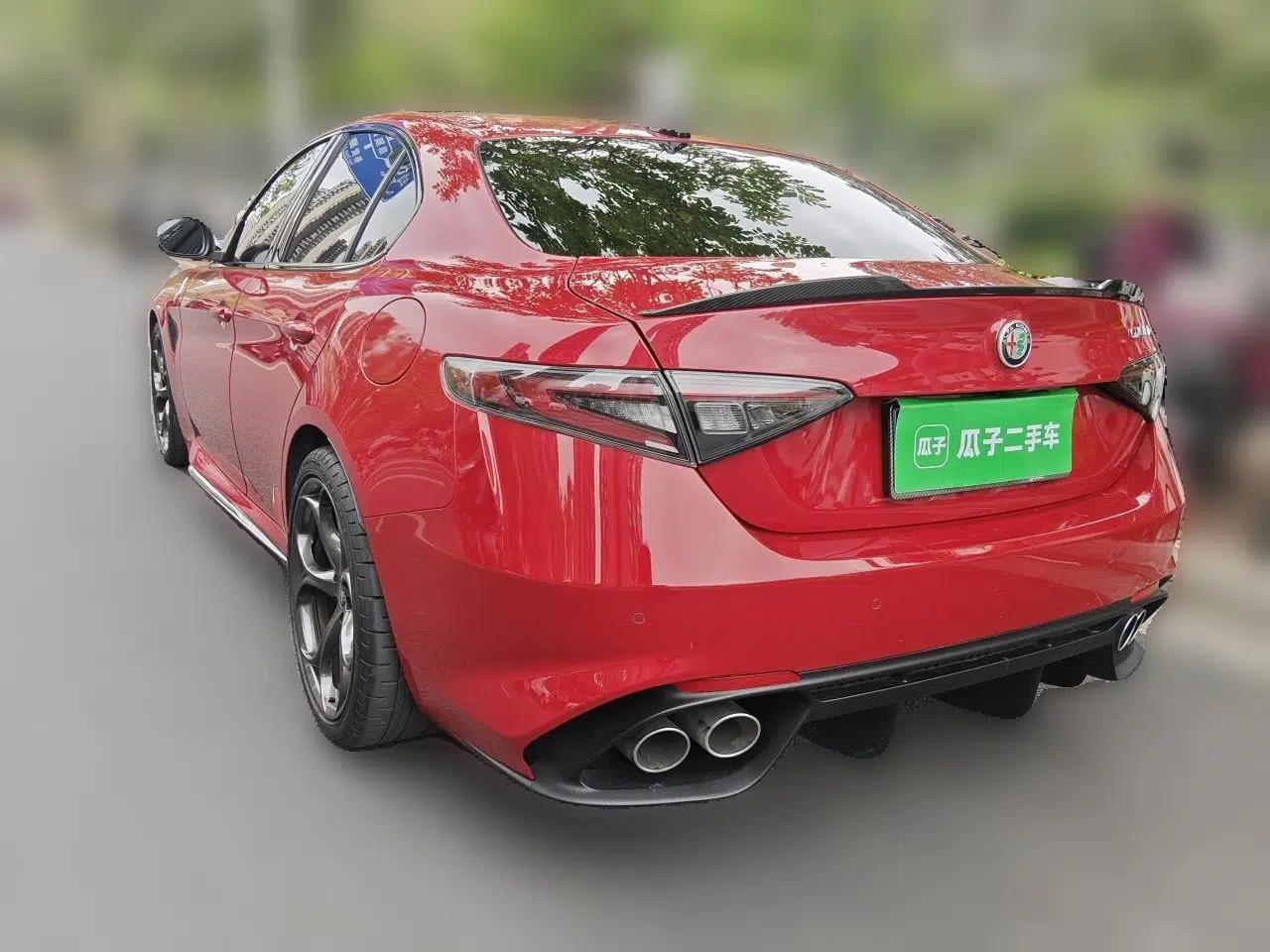 Alfa Romeo Giulia 2023 2.9T V6 520HP Four-Leaf Clover Edition — миниатюра 4