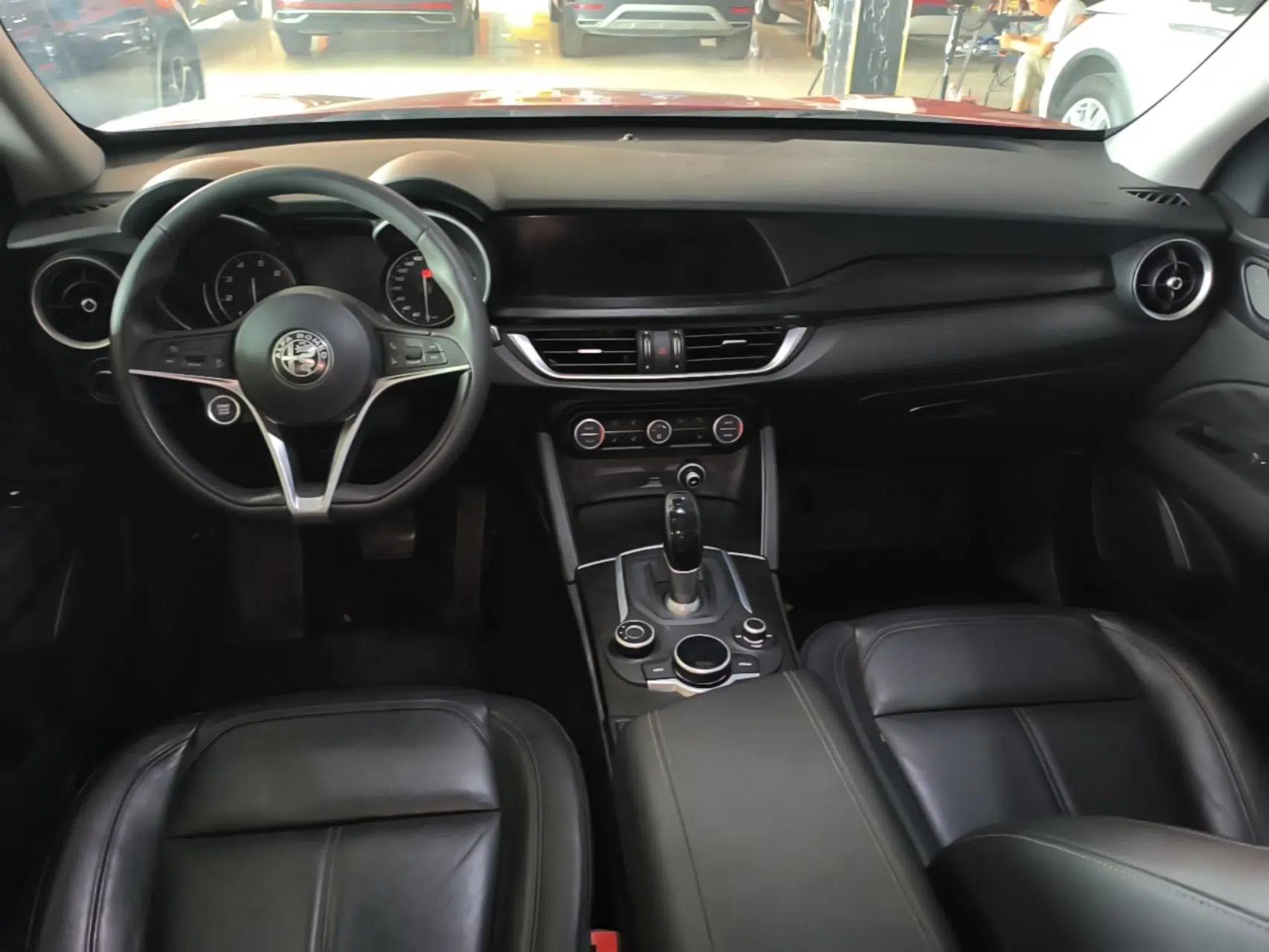 Alfa Romeo Stelvio 2017 2.0T 200HP Elite Edition — миниатюра 13