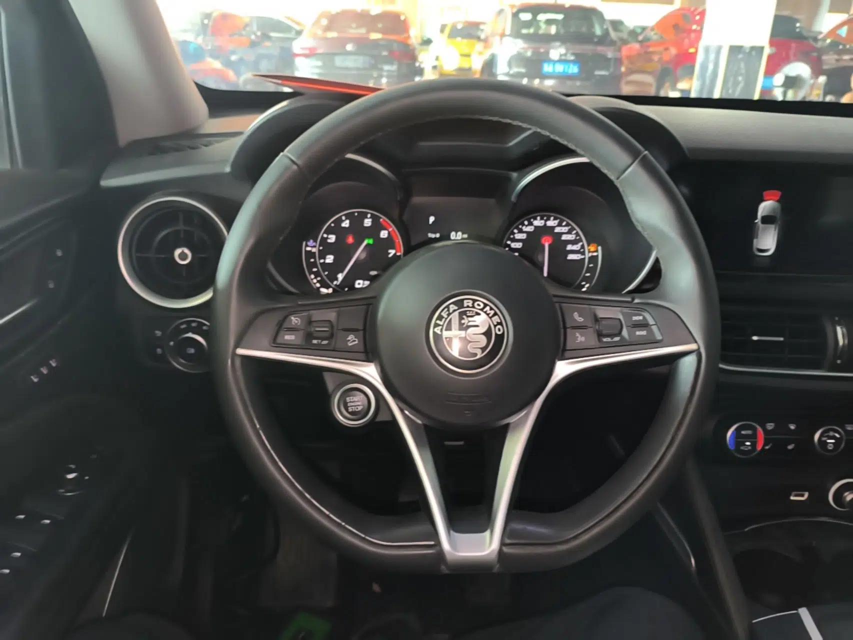 Alfa Romeo Stelvio 2017 2.0T 200HP Elite Edition — миниатюра 14