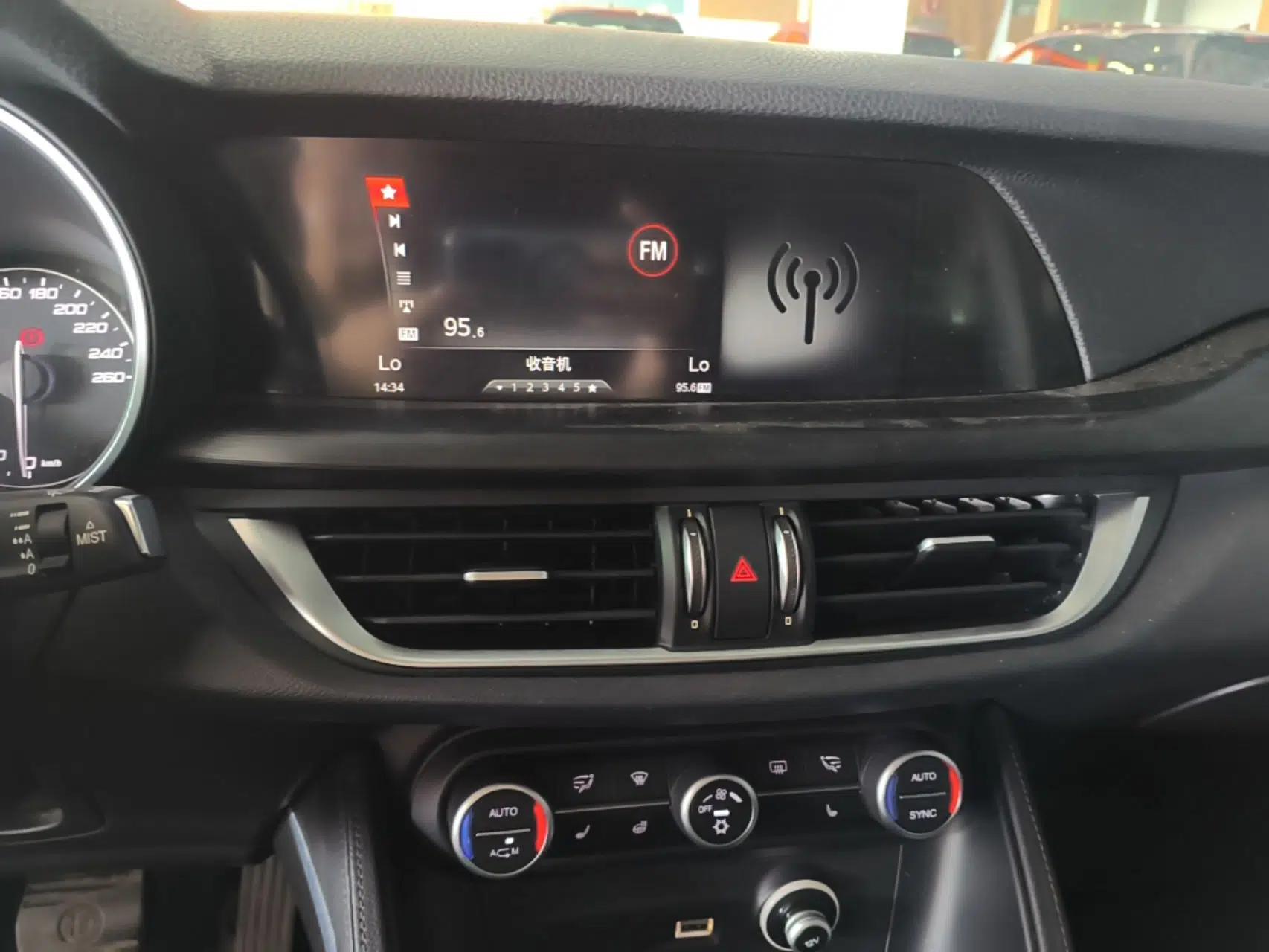 Alfa Romeo Stelvio 2017 2.0T 200HP Elite Edition — миниатюра 16