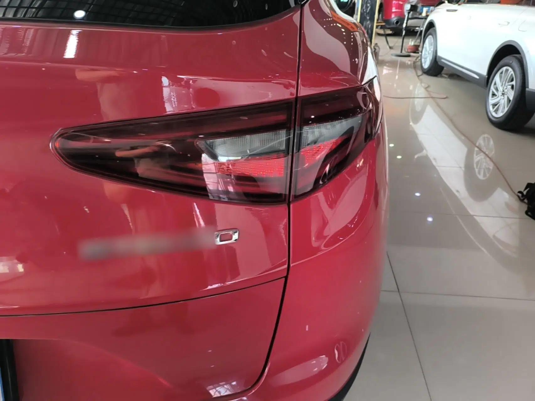 Alfa Romeo Stelvio 2017 2.0T 200HP Elite Edition — миниатюра 7