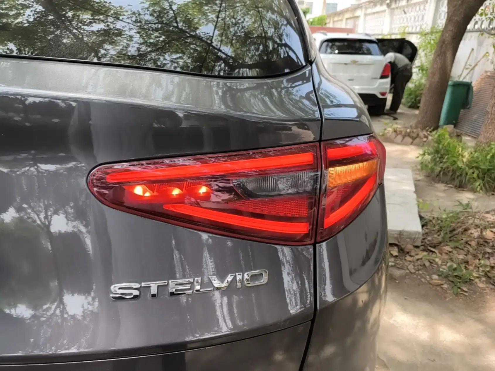 Alfa Romeo Stelvio 2020 2.0T 280HP Luxury Edition — миниатюра 8