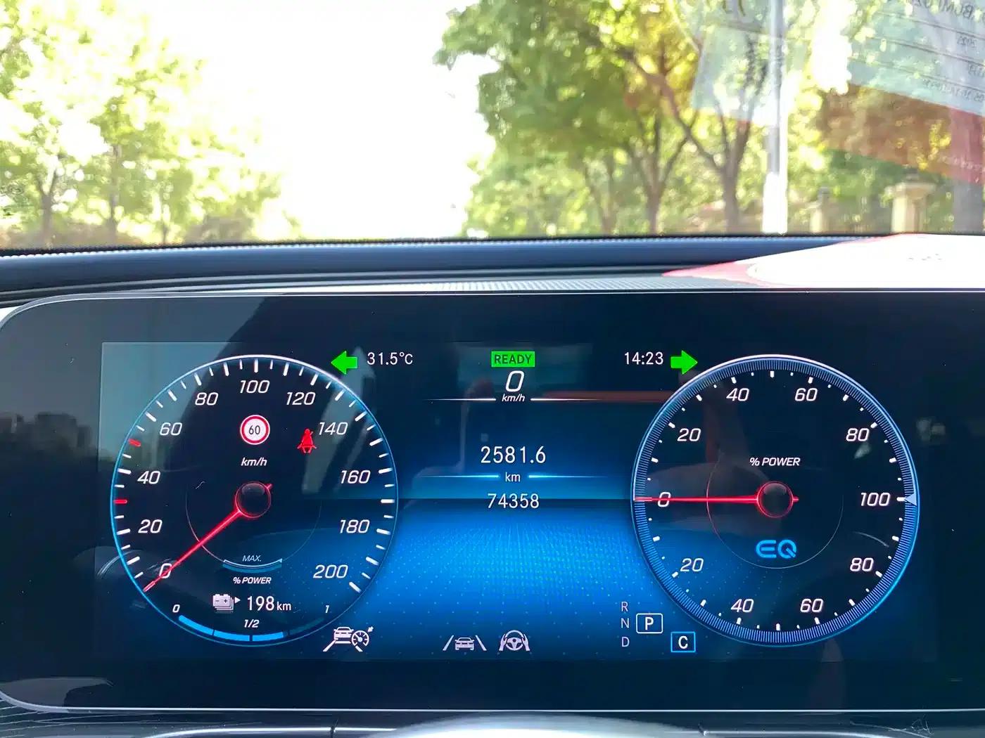 Mercedes-Benz EQC 2021 Model EQC 400 4MATIC — миниатюра 14