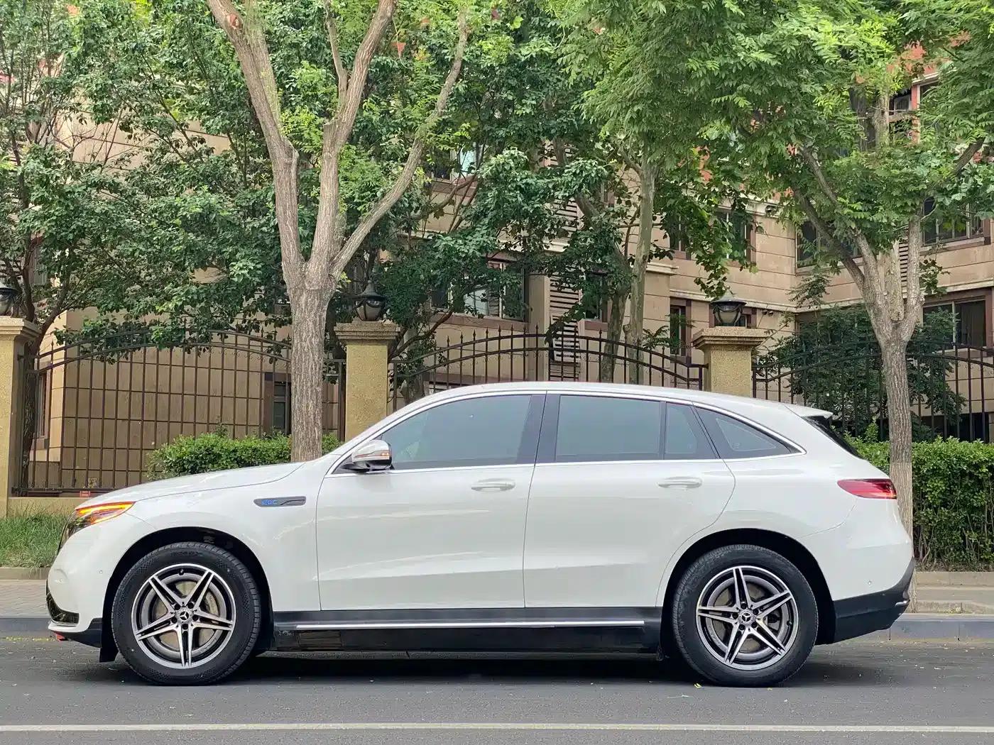 Mercedes-Benz EQC 2021 Model EQC 400 4MATIC — миниатюра 3