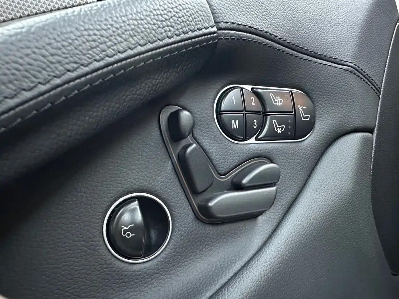 Mercedes-Benz SL-Class 2011 SL 300 Grand Edition — миниатюра 18