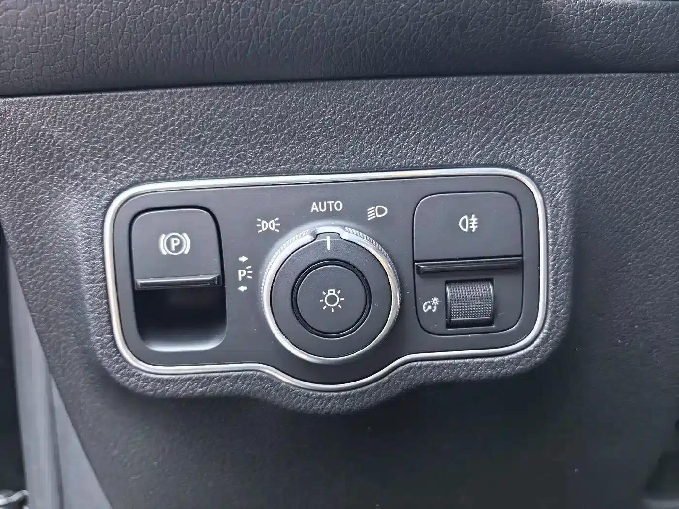 2023 Mercedes-Benz GLB AMG 35 4MATIC — миниатюра 12