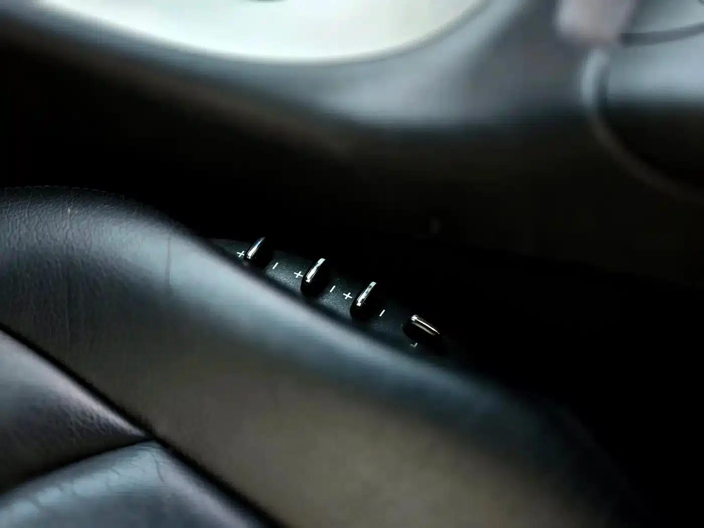 Mercedes-Benz CLK-Class 2006 CLK 280 Coupe — миниатюра 21