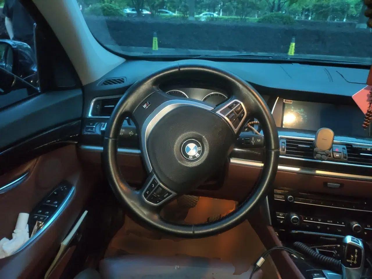 BMW 5 Series GT 2010 535i Leading Model — миниатюра 11