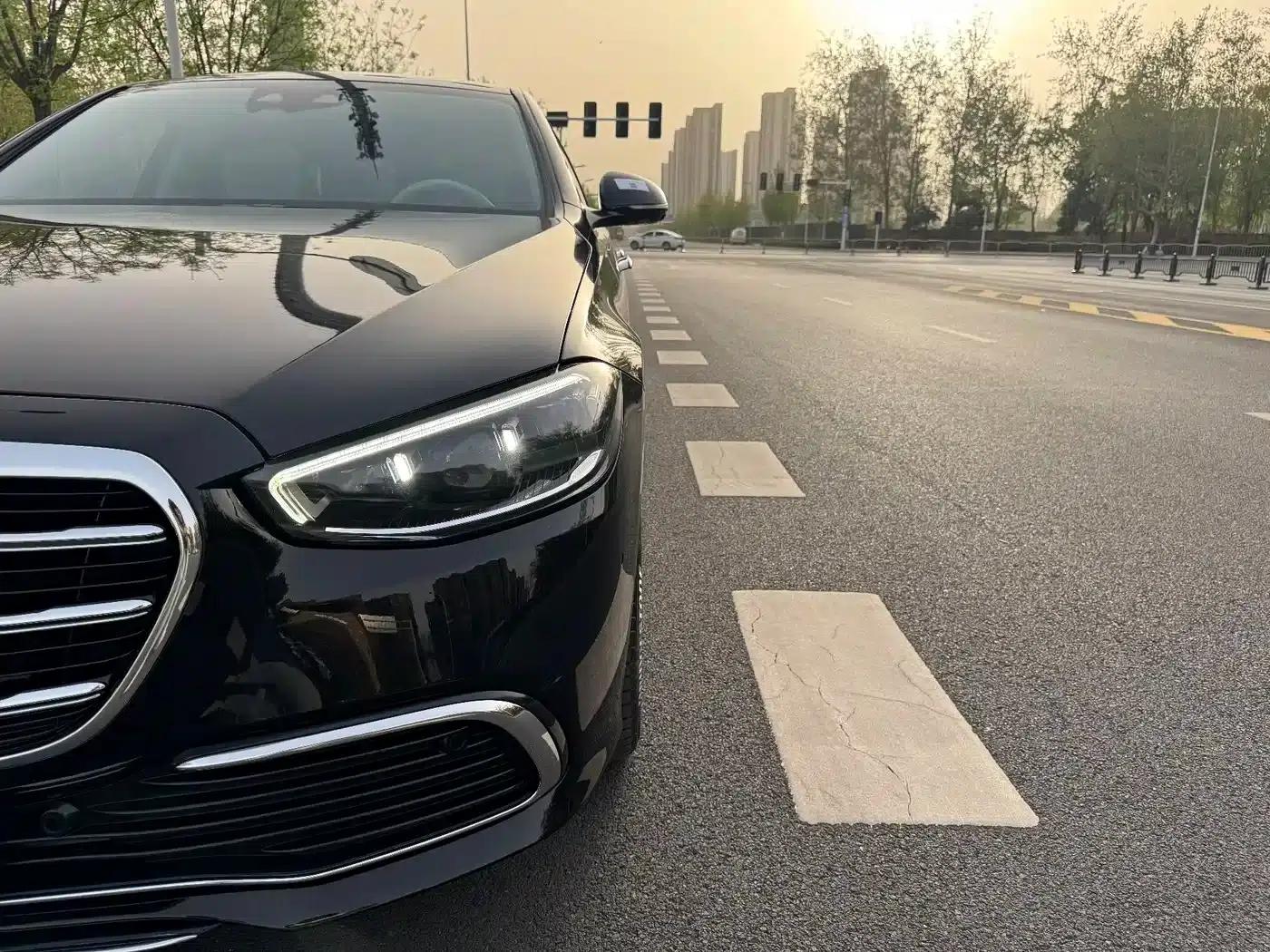 Mercedes-Benz S-Class PHEV 2023 S 450 e L Plug-in Hybrid Sedan — миниатюра 45