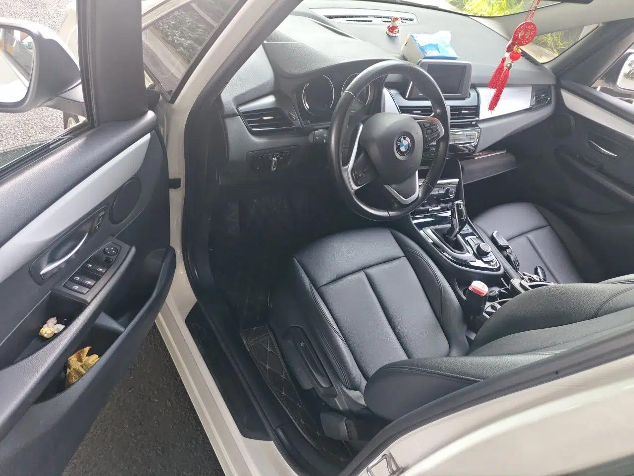 BMW 2 Series Gran Tourer 2018 220i Leading Model — миниатюра 17