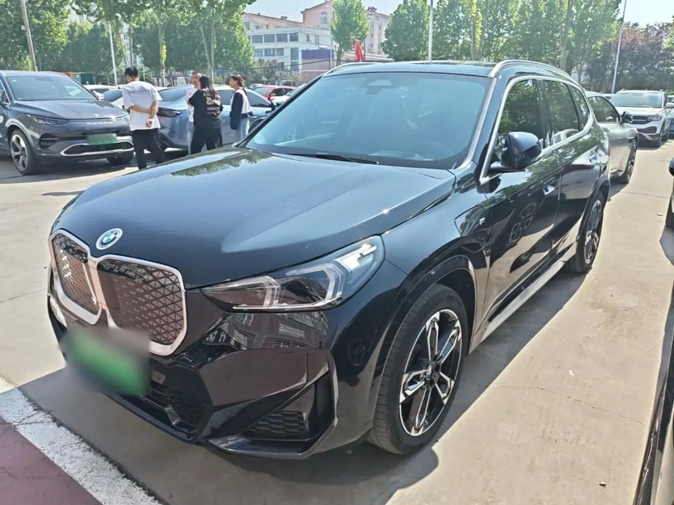 BMW iX1 2023 eDrive25L M Sport Package — миниатюра 1