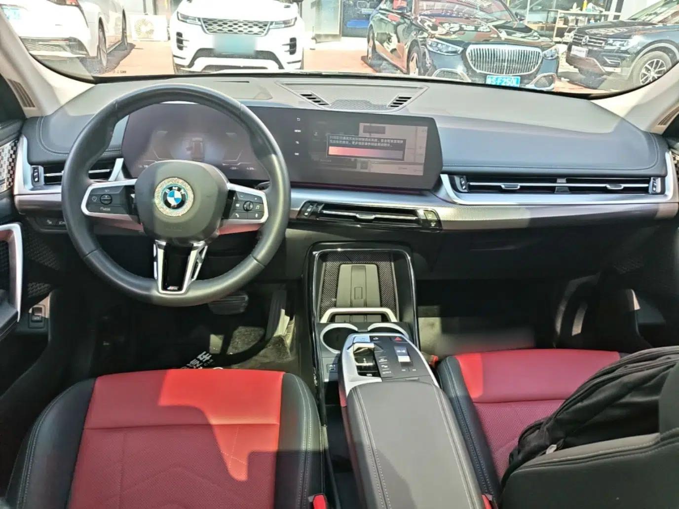 BMW iX1 2023 eDrive25L M Sport Package — миниатюра 13