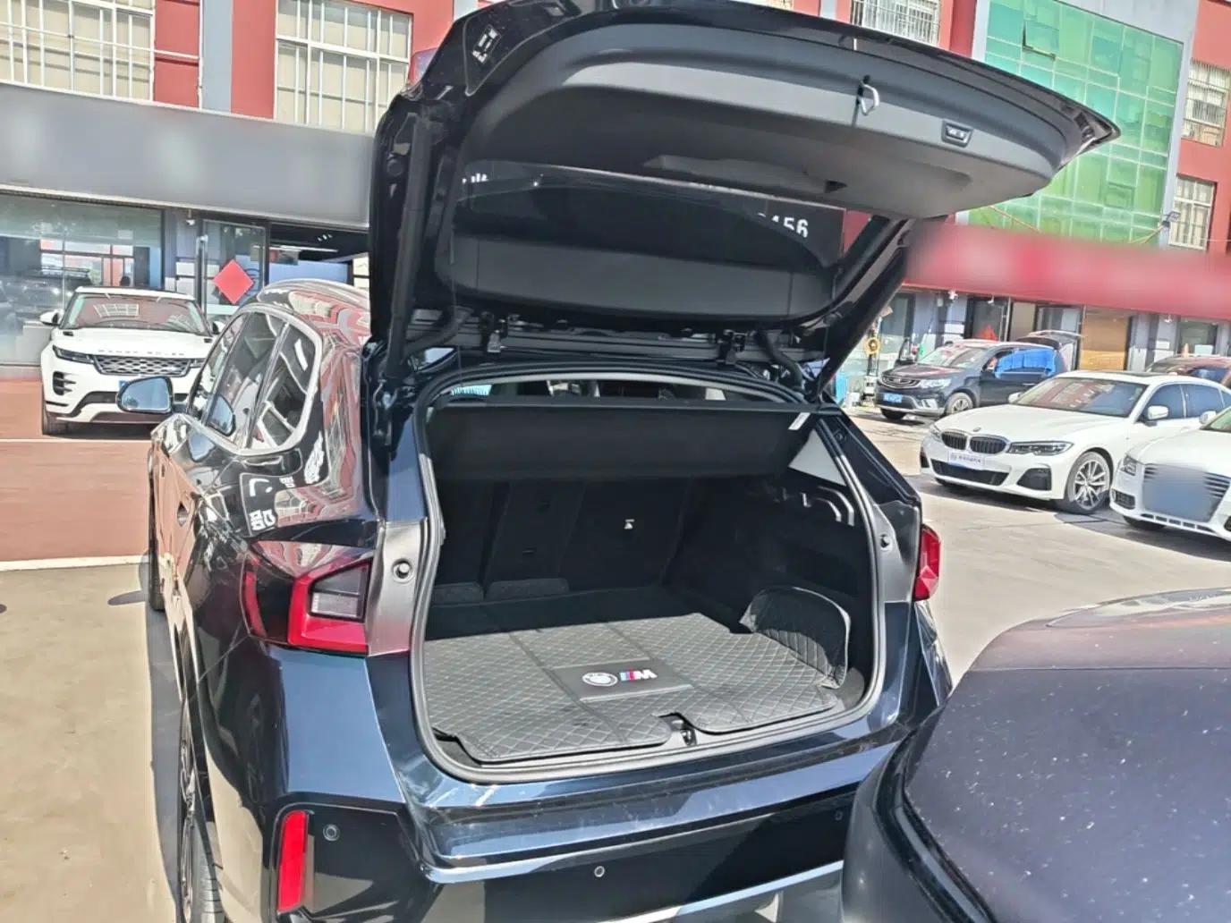 BMW iX1 2023 eDrive25L M Sport Package — миниатюра 22