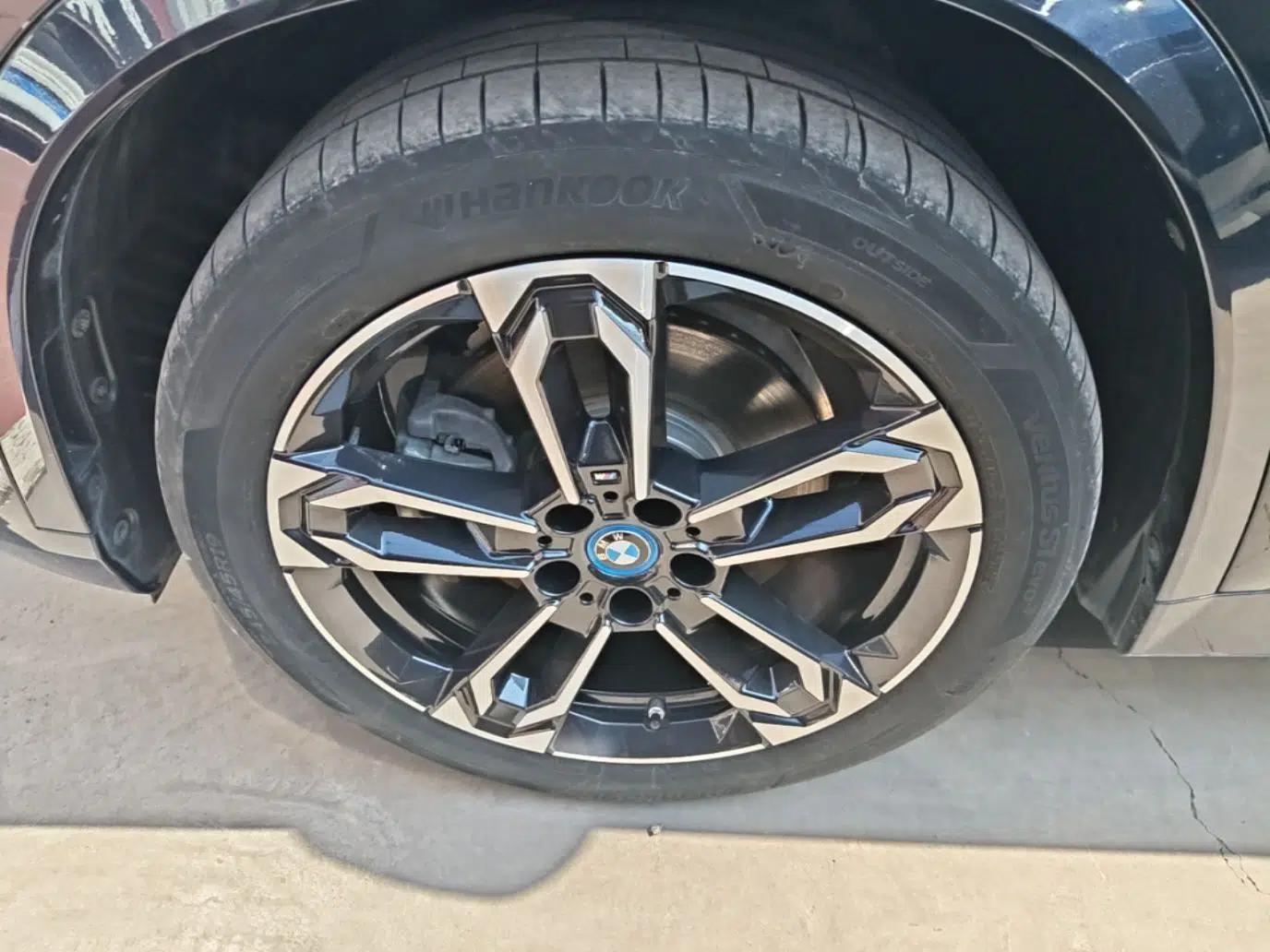 BMW iX1 2023 eDrive25L M Sport Package — миниатюра 8