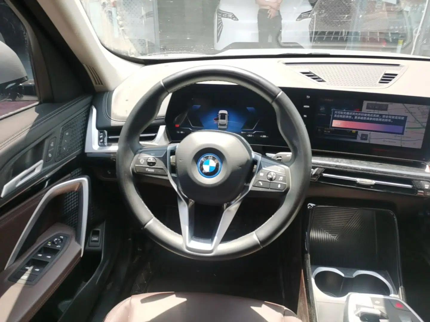 BMW iX1 2023 eDrive25L X Design Package — миниатюра 14