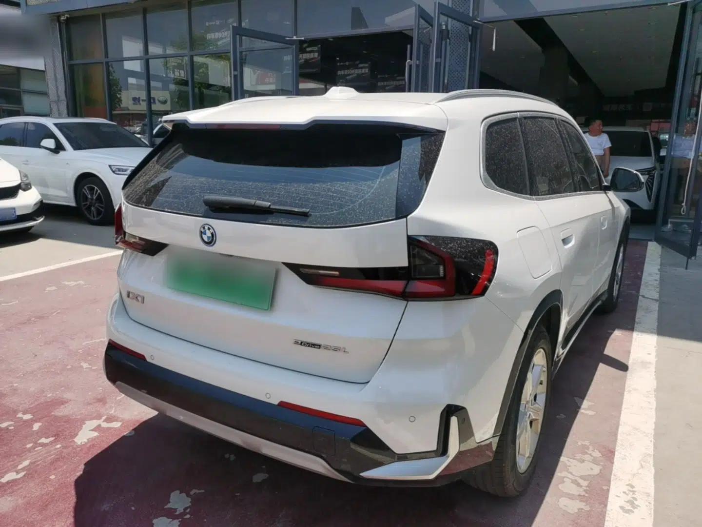 BMW iX1 2023 eDrive25L X Design Package — миниатюра 6