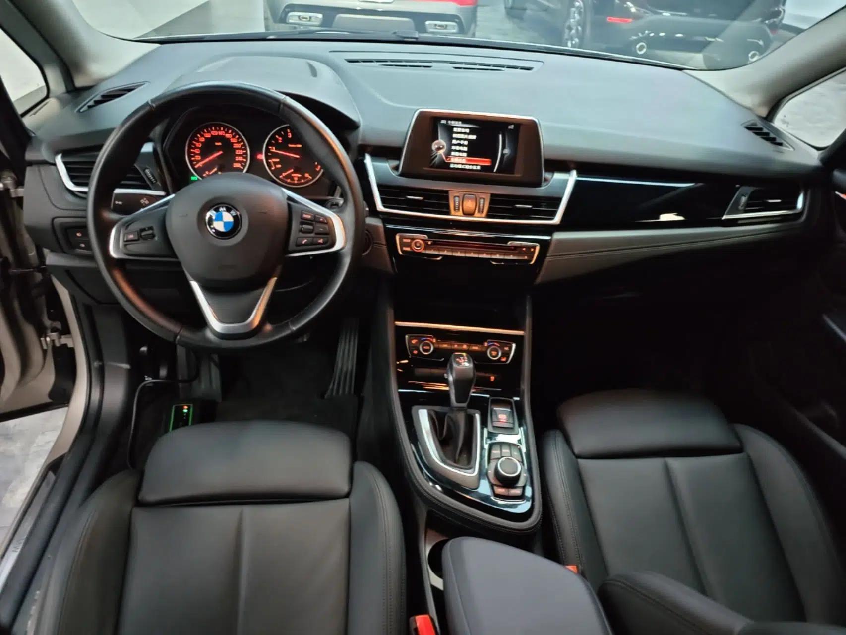 BMW 2 Series Active Tourer 2016 218i Sports Design Package — миниатюра 13